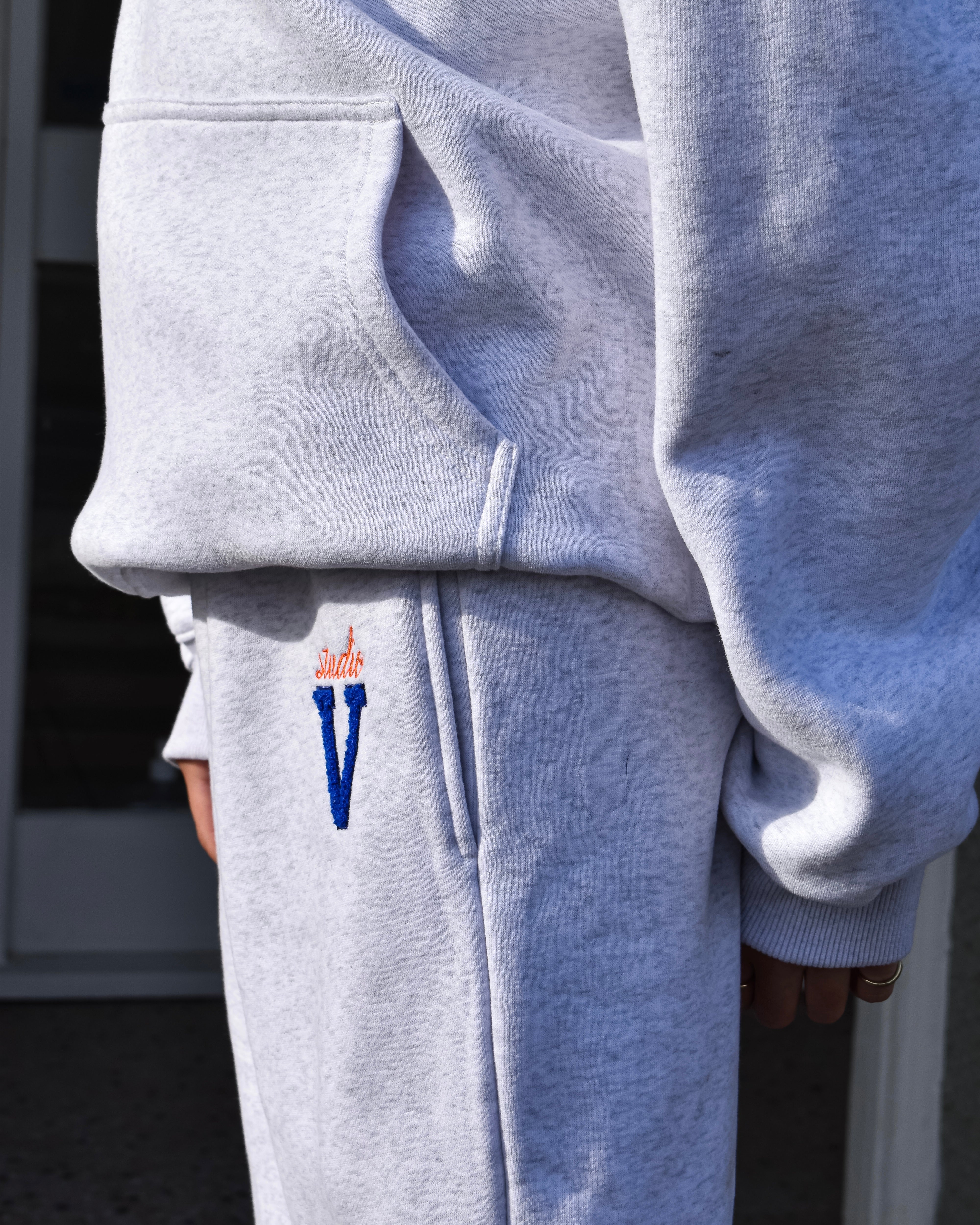 The 90s Loop Trackpants in Grey Marle (Fleece)