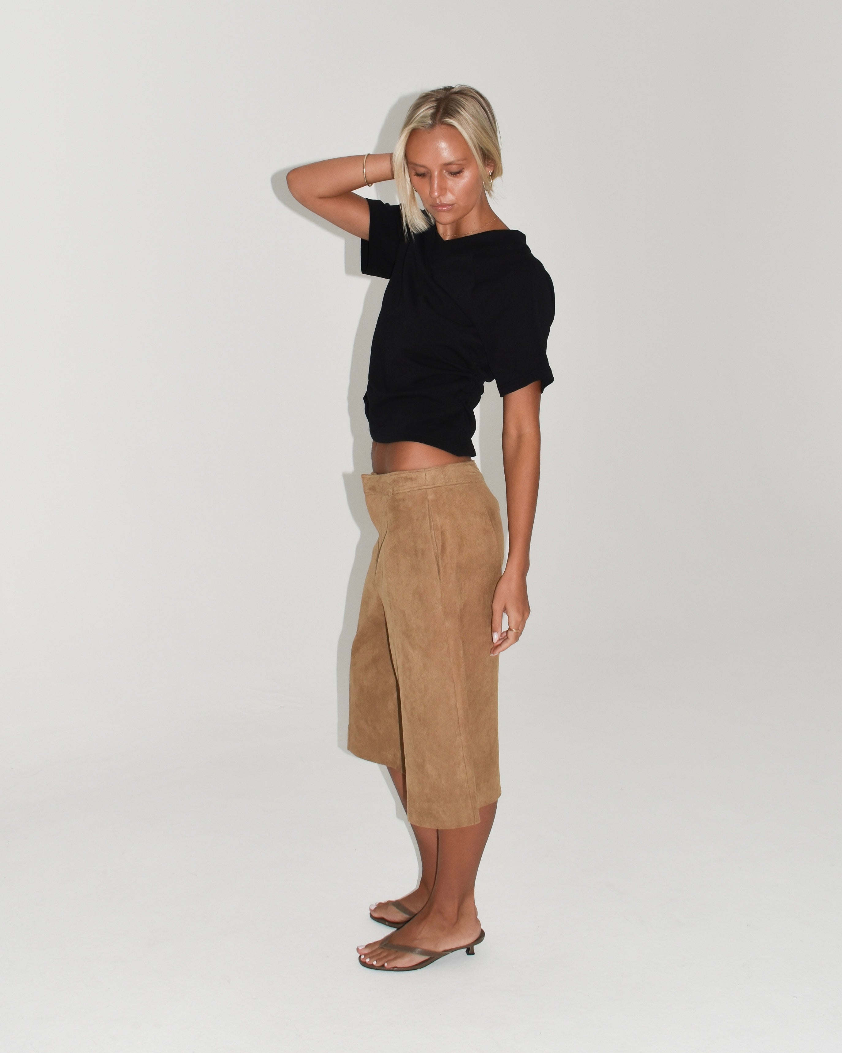 The Essential V-Neck T-Shirt in Black