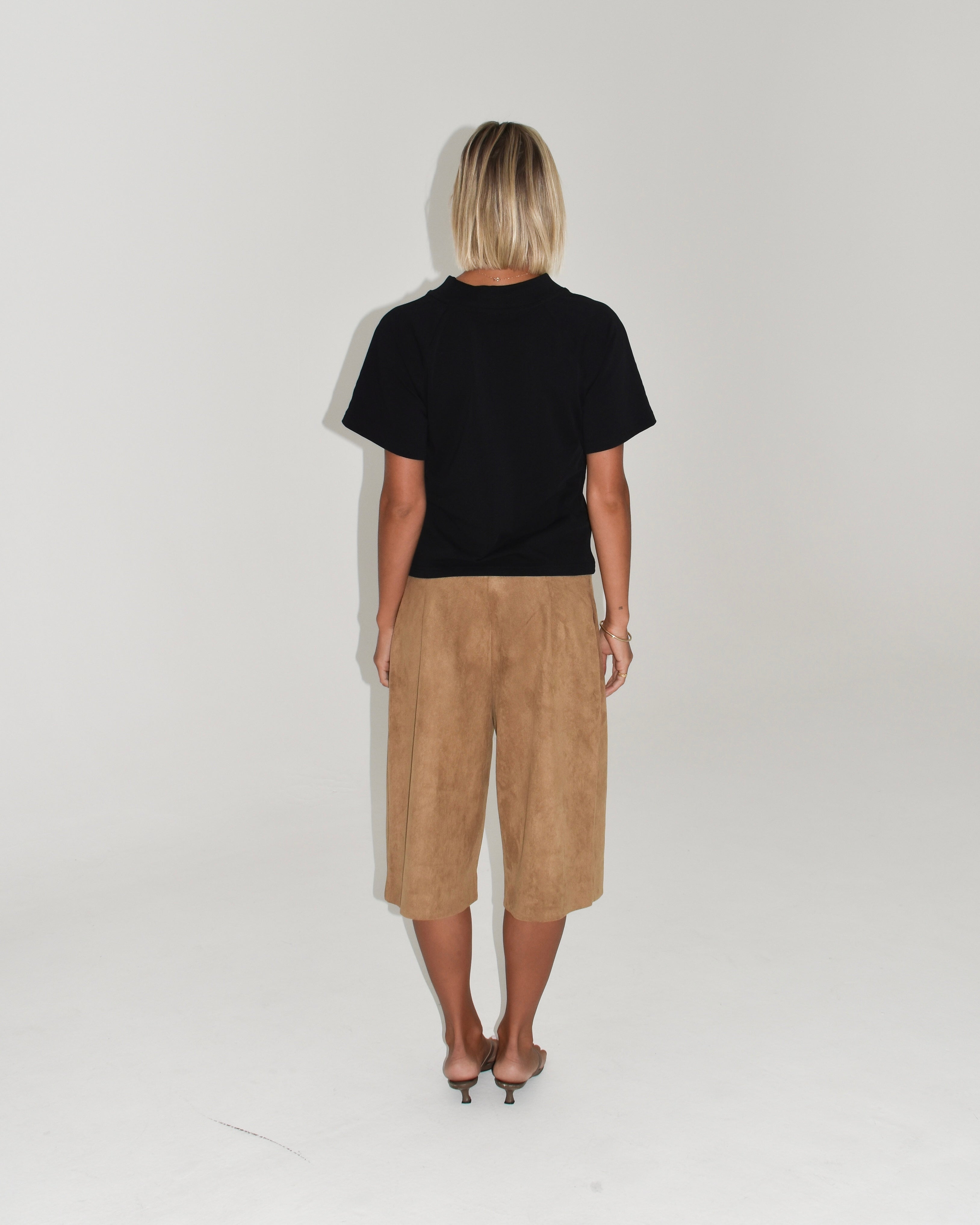 The Essential V-Neck T-Shirt in Black