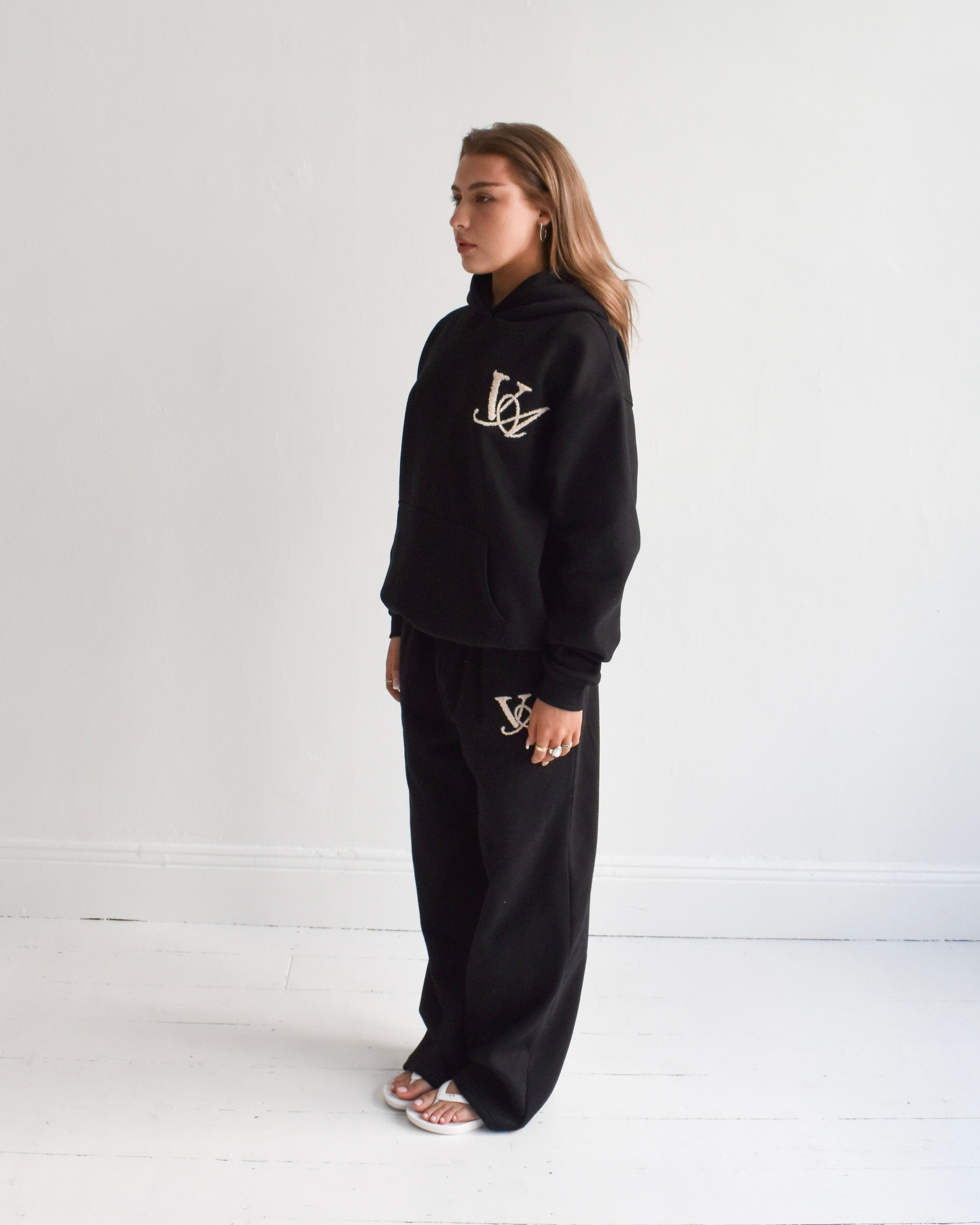 The Classic Hoodie in Obsidian (Fleece)