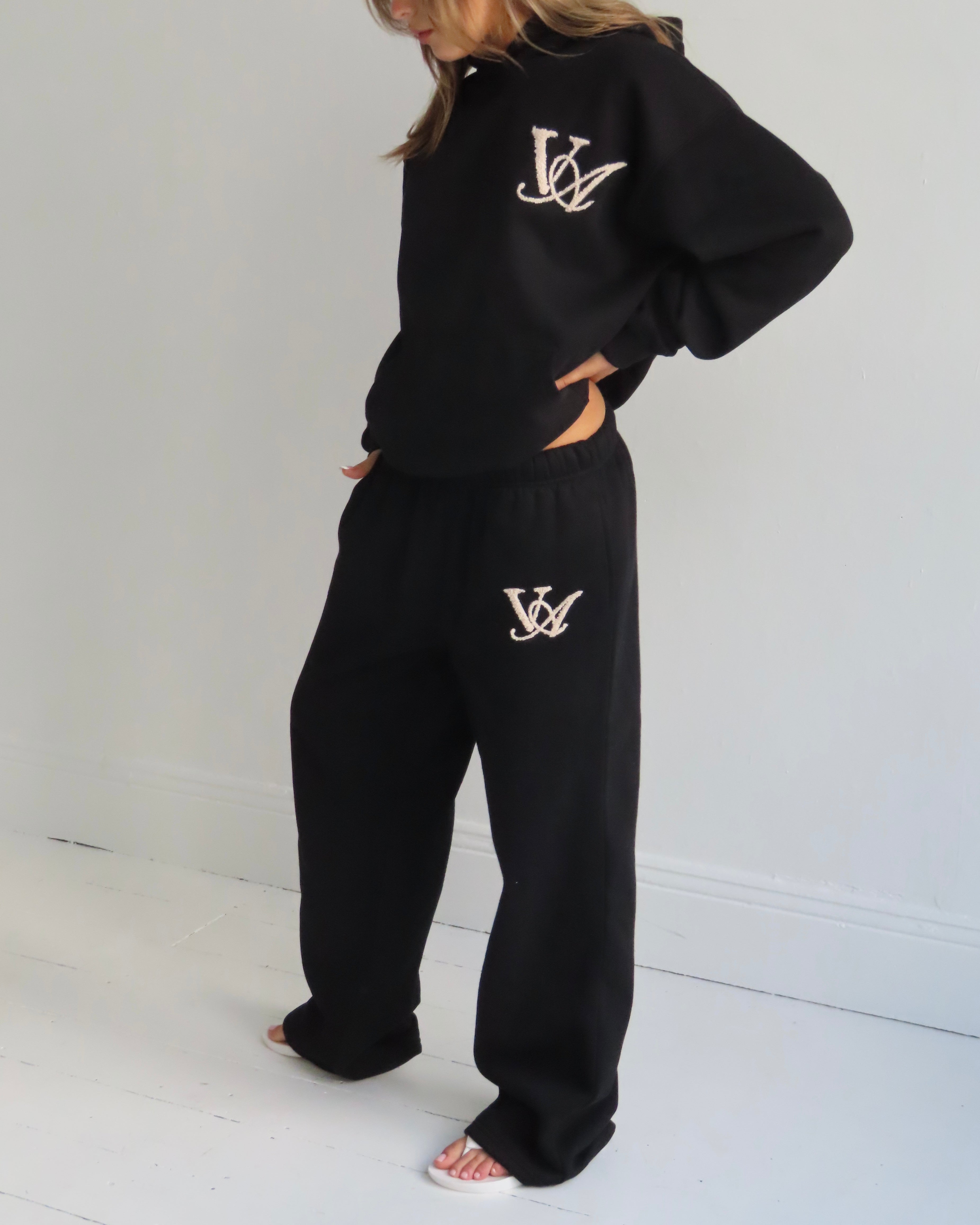 The Classic Trackpants in Obsidian (Fleece)