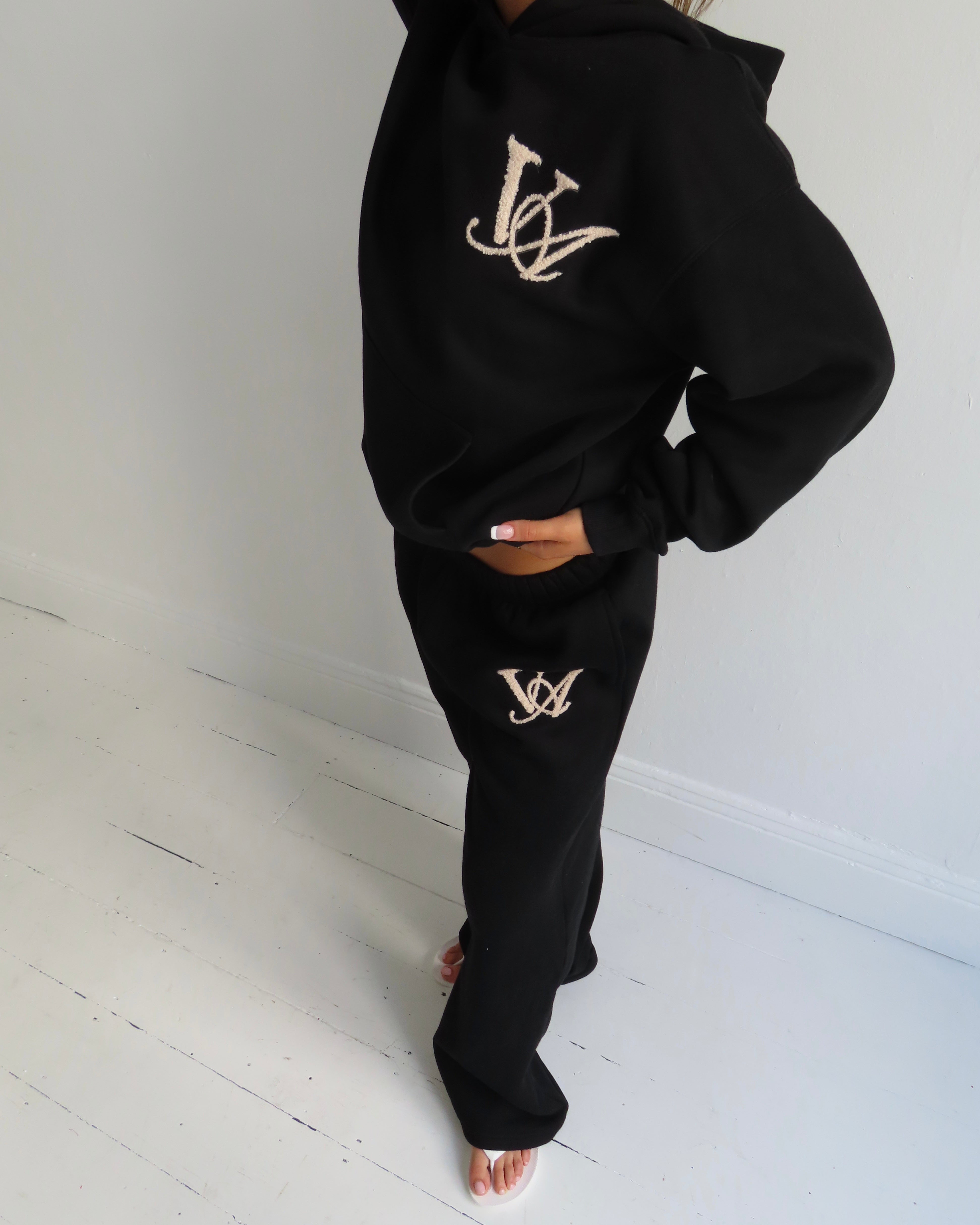 The Classic Hoodie in Obsidian (Fleece)