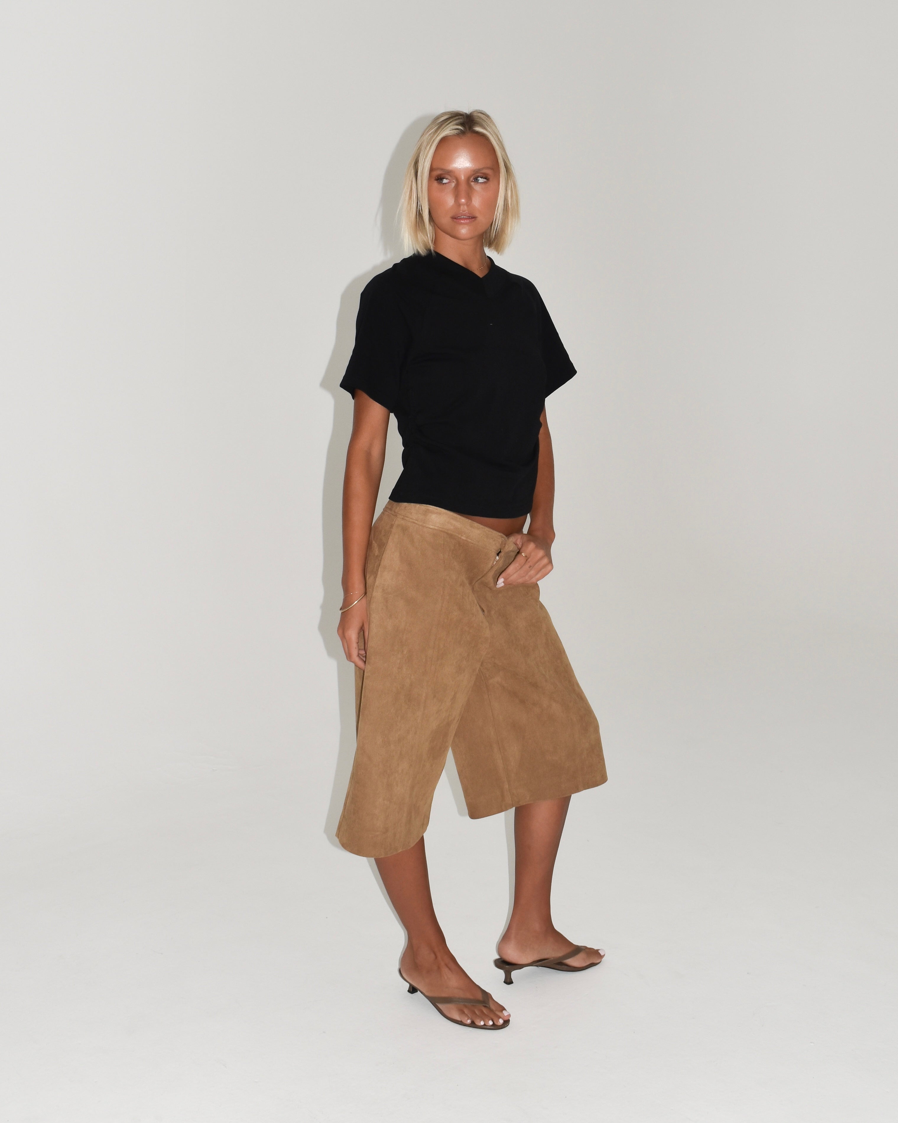 The Essential V-Neck T-Shirt in Black