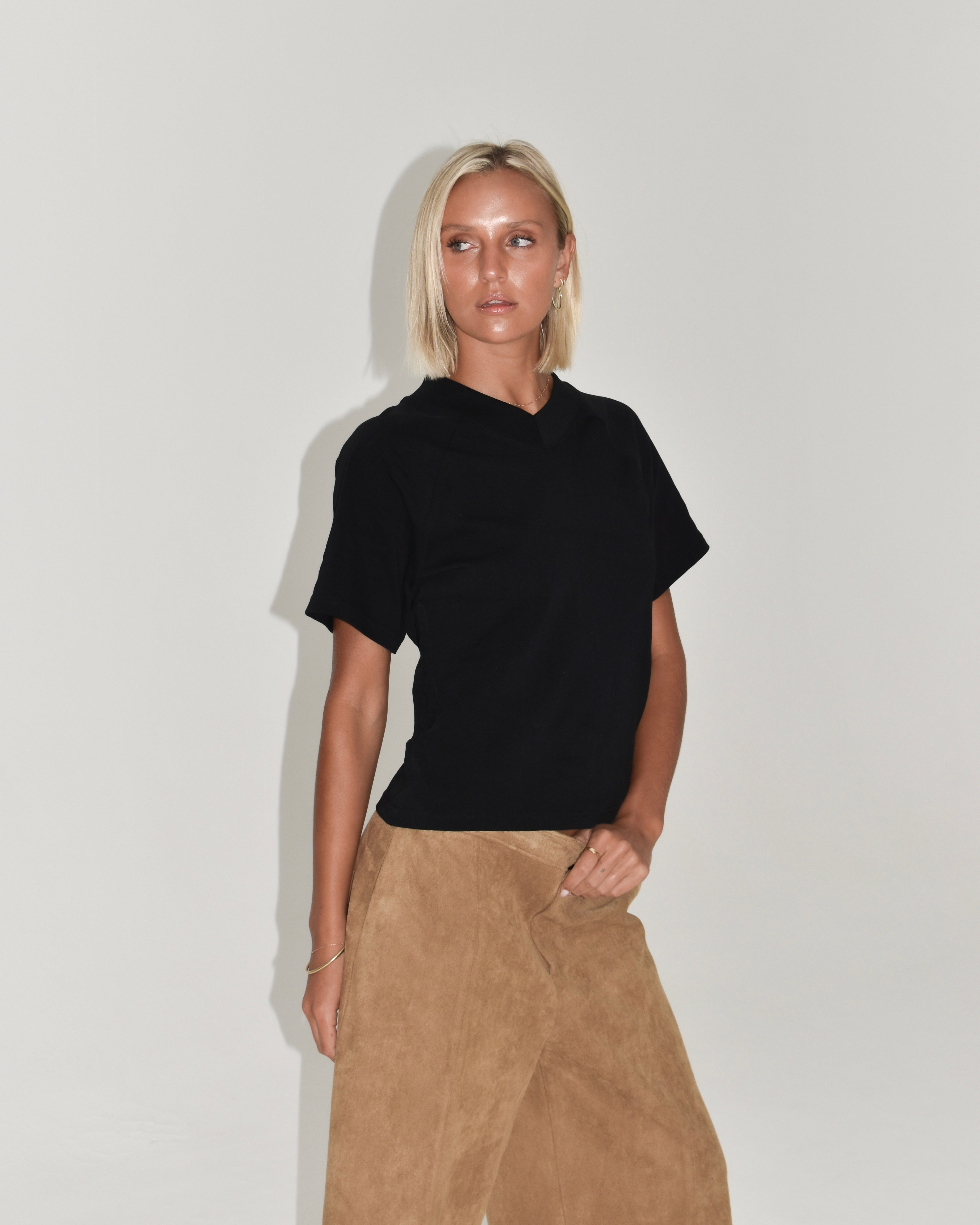 The Essential V-Neck T-Shirt in Black