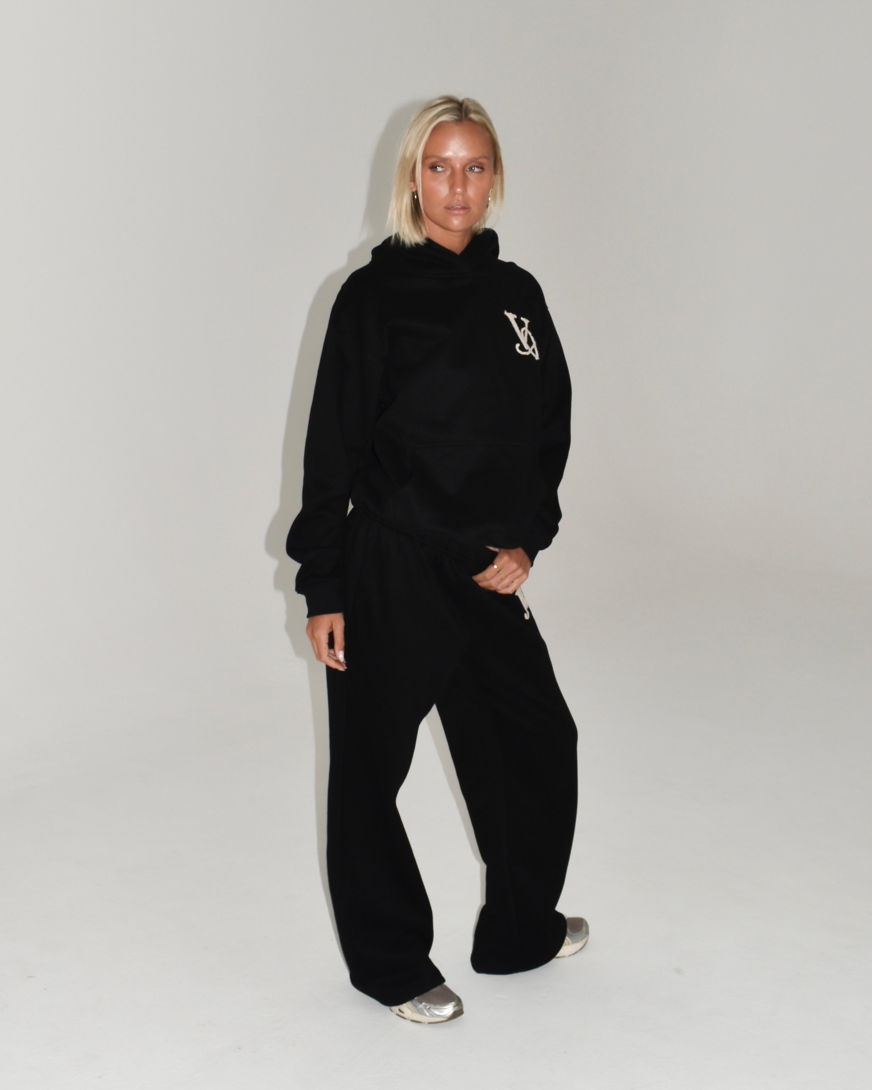 The Classic Hoodie in Obsidian (Fleece)